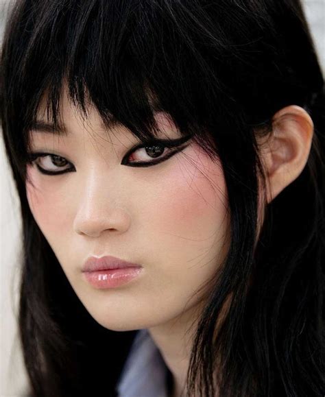 listino prezzi trucchi chanel|Trucco Chanel Cruise 2021 2022: tendenze beauty dal backstage.